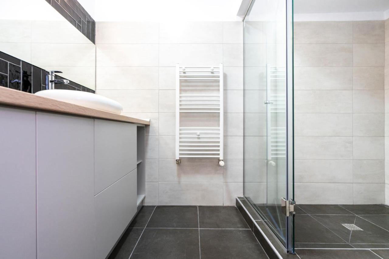 Blue Design Apartament In Magheru Bükreş Dış mekan fotoğraf